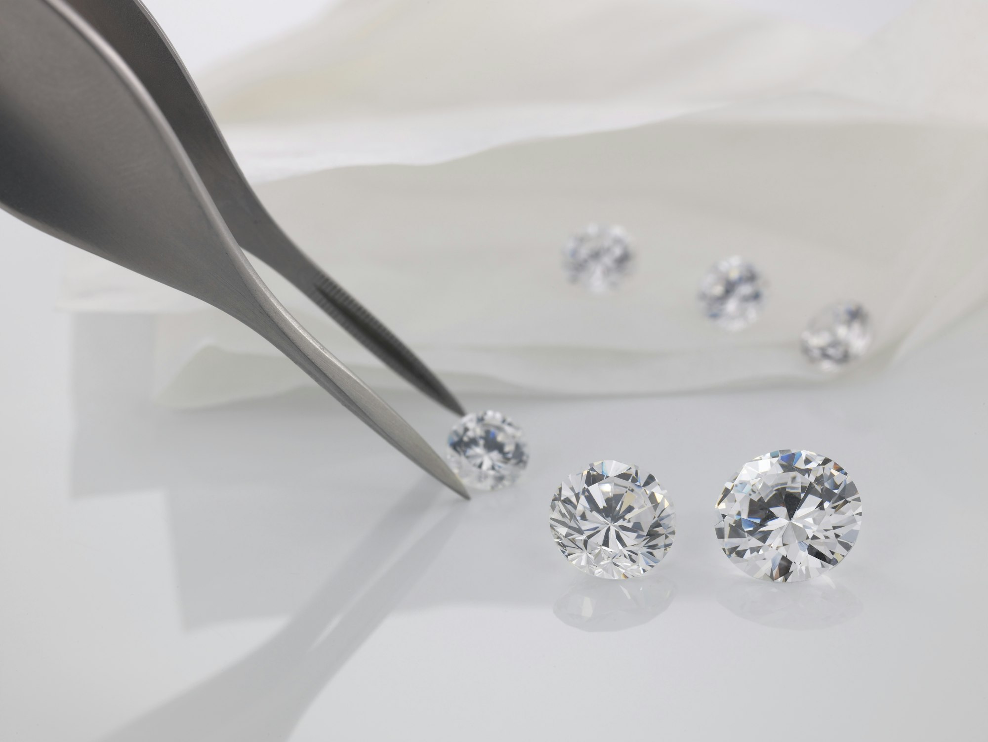 Tweezers and cut diamonds